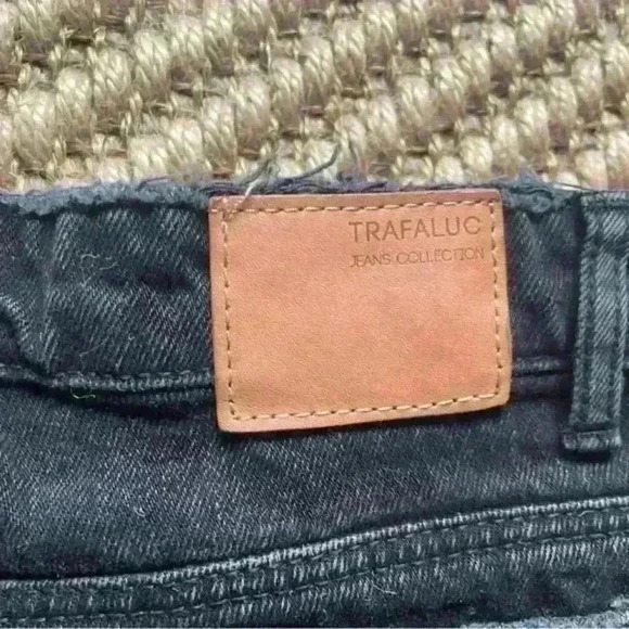 Zara Authentic Denim by TRF Women's Denim Jean Shorts Black Size 6 Distressed - Picture 5 of 8